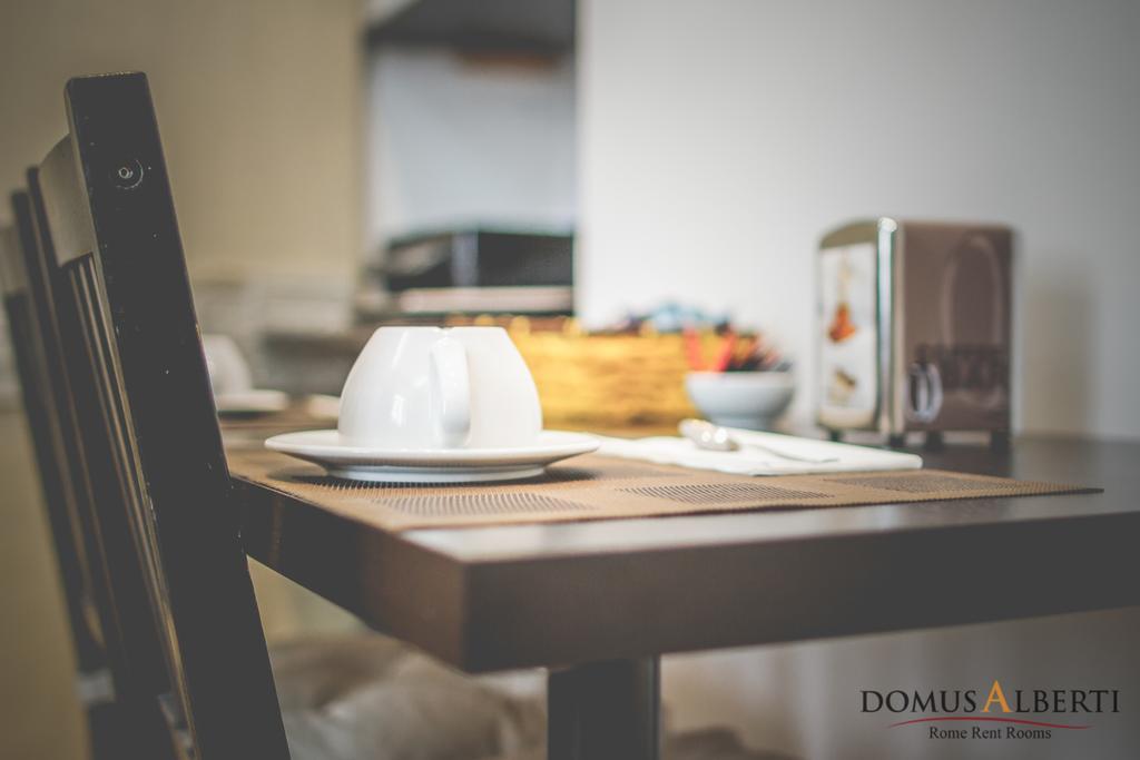 Domus Alberti Bed & Breakfast Рим Екстериор снимка